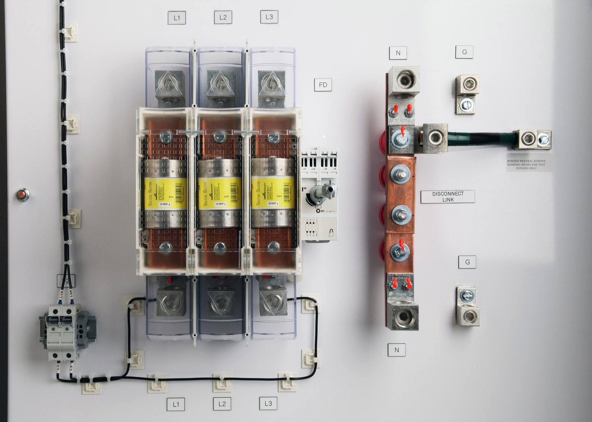 Industrial Circuit Breakers & Fuses